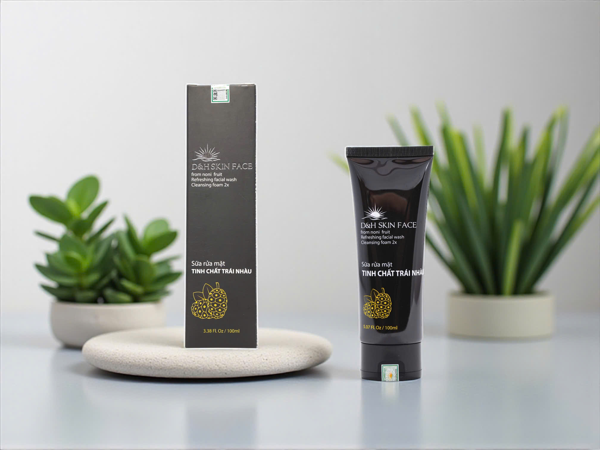 Sữa rửa mặt tinh chất trái nhàu D&H
